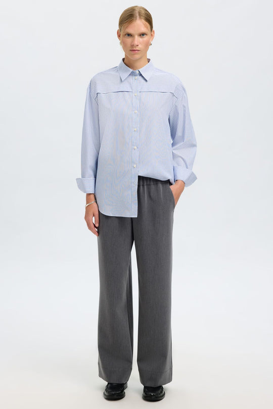 Selected Femme Sandra skjorte i Cashmere Blue – bagfra