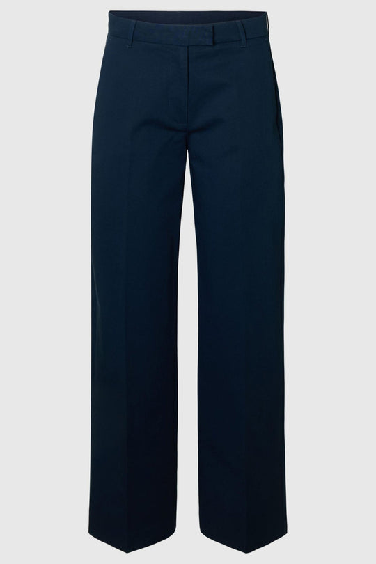 Selected Femme 100% Bomuld Brede Bukser i Dark Sapphire – brede, komfortable bukser i blød bomuld med afslappet silhuet.
