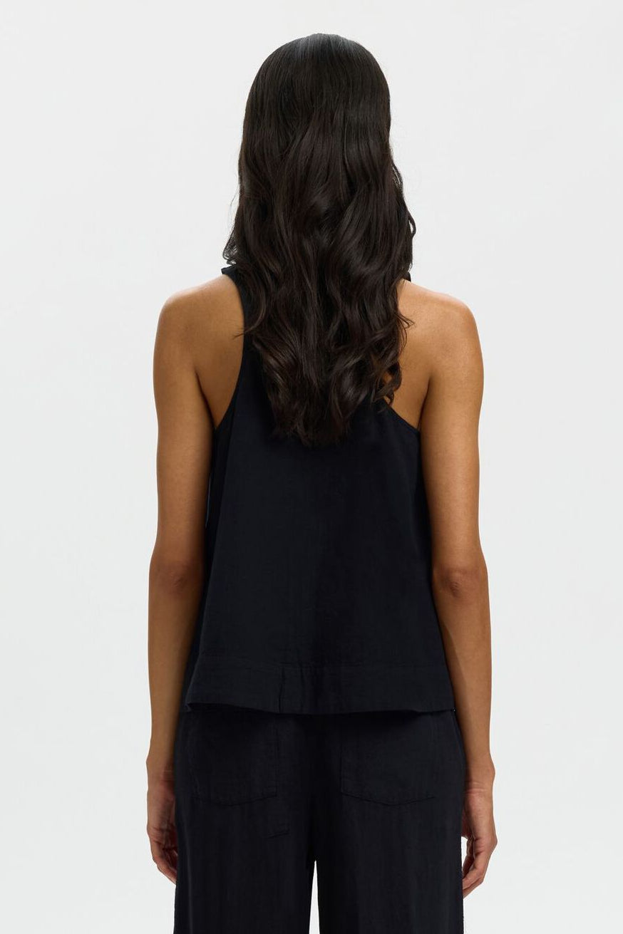 Selected Femme Luisa SL top black – ærmeløs top i hør med rund hals og løs pasform.