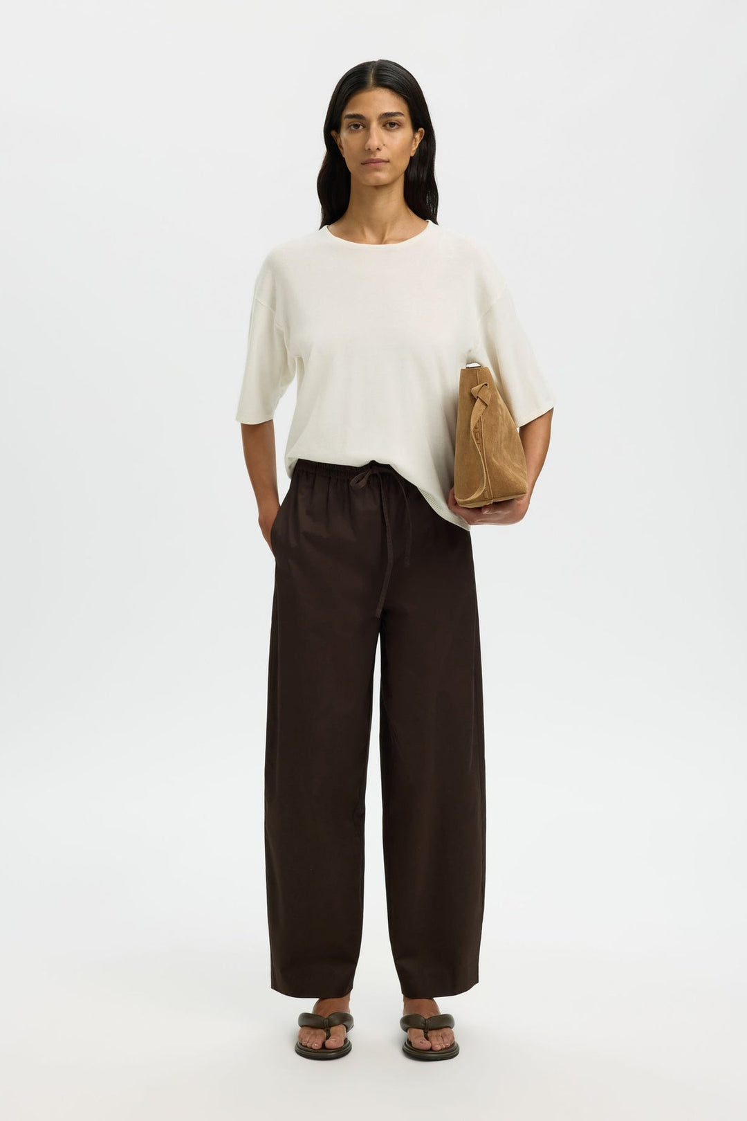 Selected Femme Toledo 2/4 knit top snow white – strikket T-shirt med rund hals og rygdetalje.