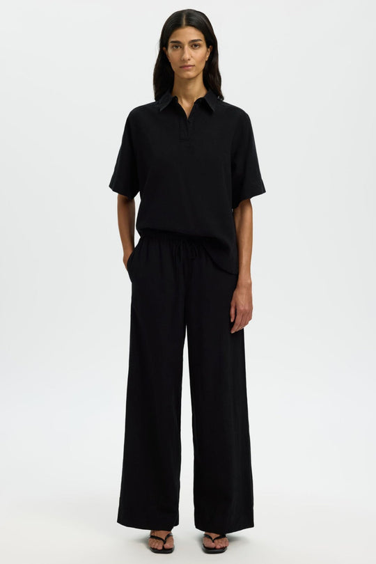 Selected Femme Luisa bukser i sort med vide ben og elastisk talje.