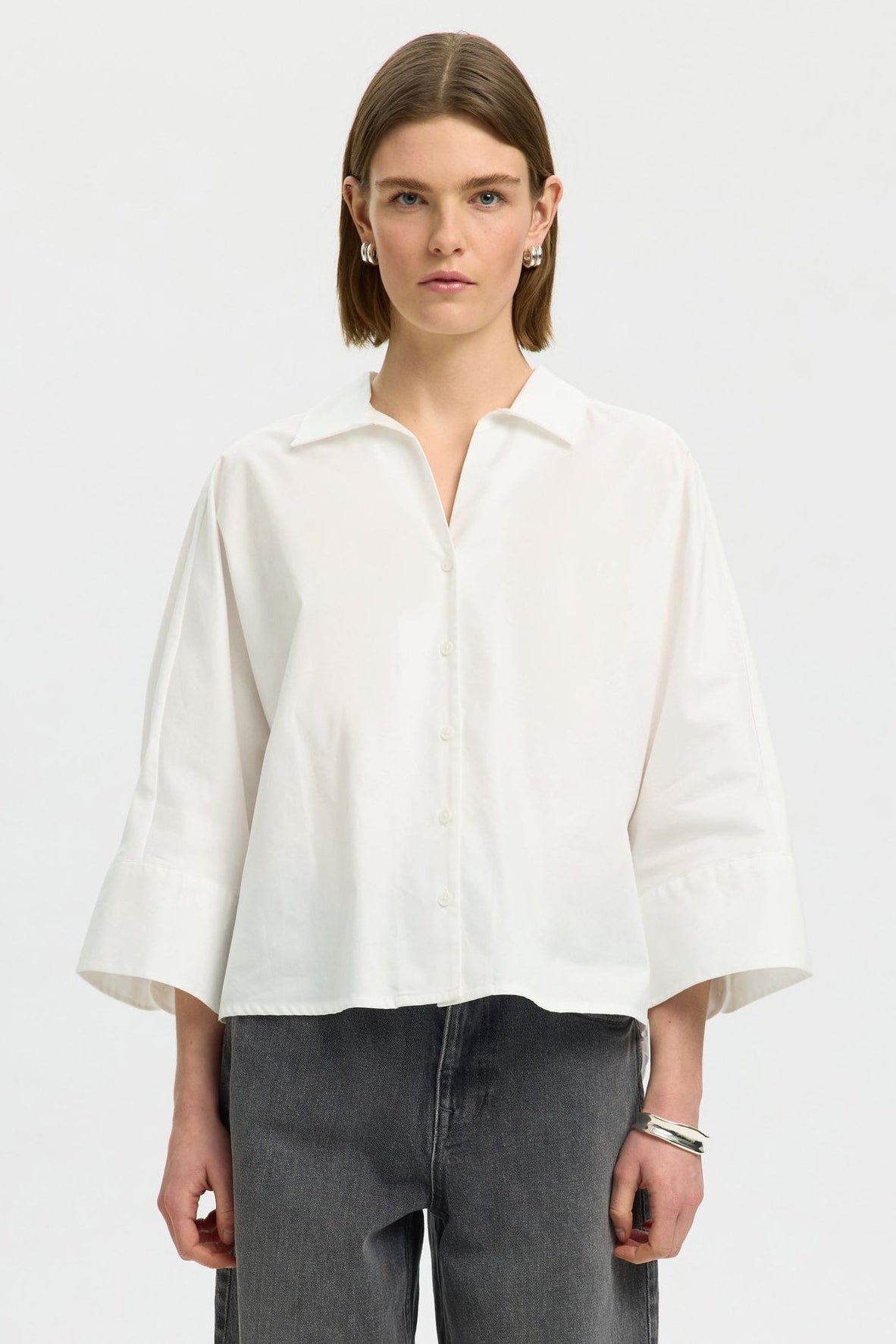 Selected Femme Emilia Oversize 3/4 Skjorte i bright white i 100% økologisk bomuld.