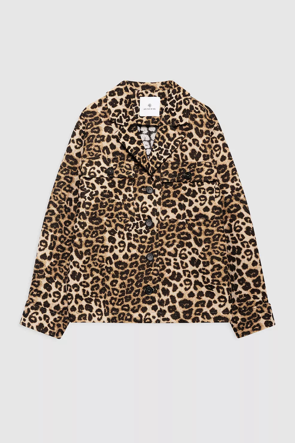 Anine Bing Flynn Jacket i leopard – let jakke i bomuldsblend med krave, lommer og knaplukning.
