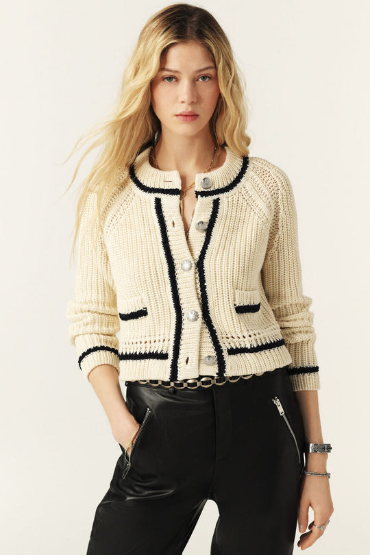 ba&sh Beatrice Cardigan – cropped cardigan i økologisk bomuld med kontrastbånd, rund hals og knaplukning. 