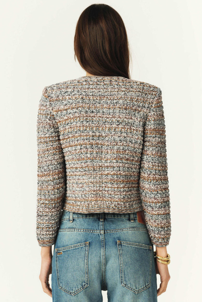 ba&sh Guspa Cardigan – cropped cardigan i beige med guldfarvede knapper, lommer og rund hals. Perfekt til lag-på-lag styling.