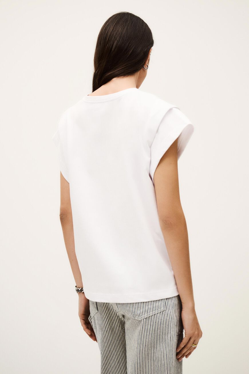 ba&sh PIO T-shirt i white – klassisk t-shirt i økologisk bomuld med rund hals og korte ærmer.
