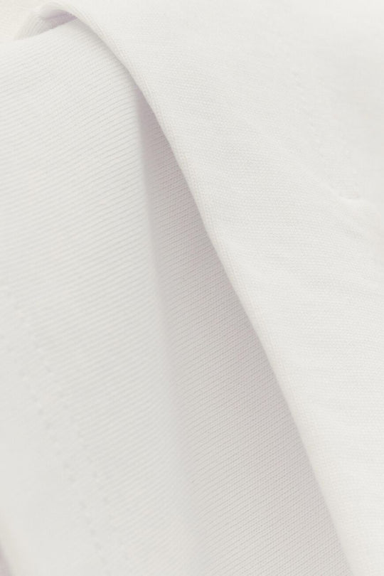 ba&sh PIO T-shirt i white – klassisk t-shirt i økologisk bomuld med rund hals og korte ærmer.