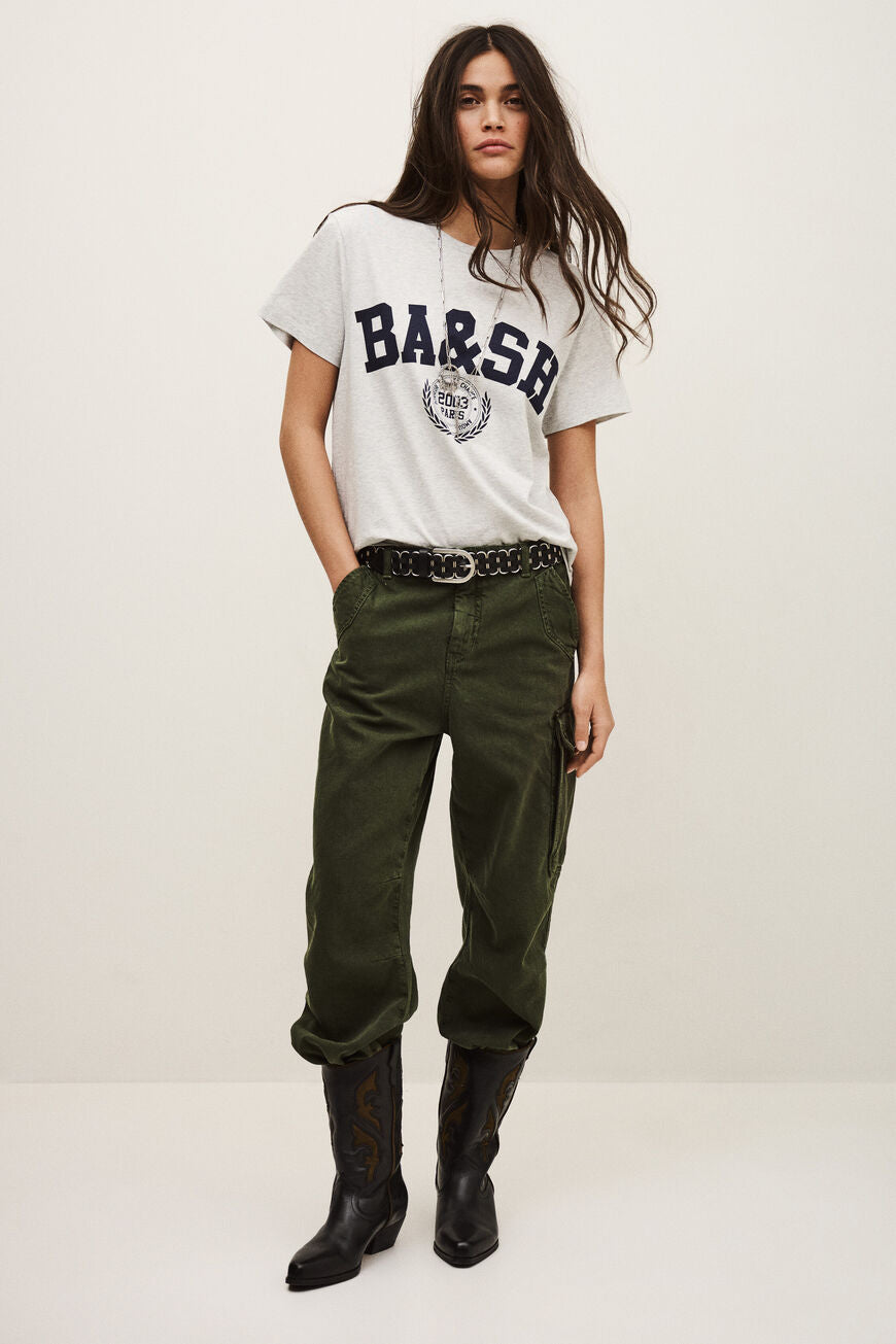 ba&sh Ioni T-shirt i økologisk bomuld med croppet pasform og sporty logo-print i college-stil. 