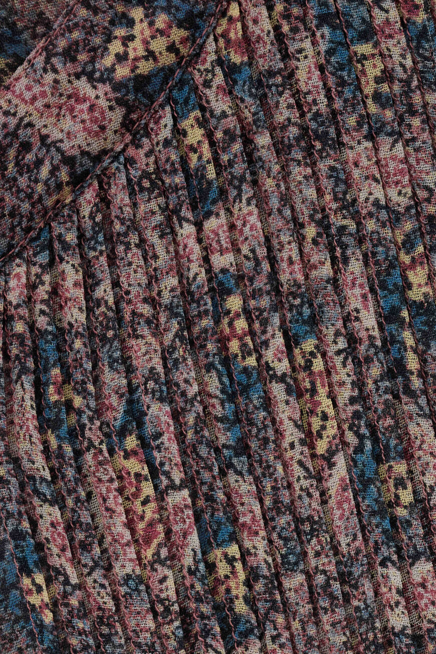 ba&sh Tazio skjorte i blå viskose med boxy pasform, 3/4 ærmer, skjult knaplukning og rynkedetaljer.