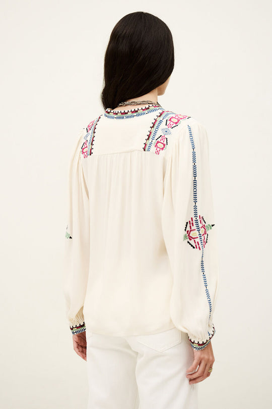 ba&sh Tilt Blouse i ecru – let bluse i viskose med afslappet pasform.