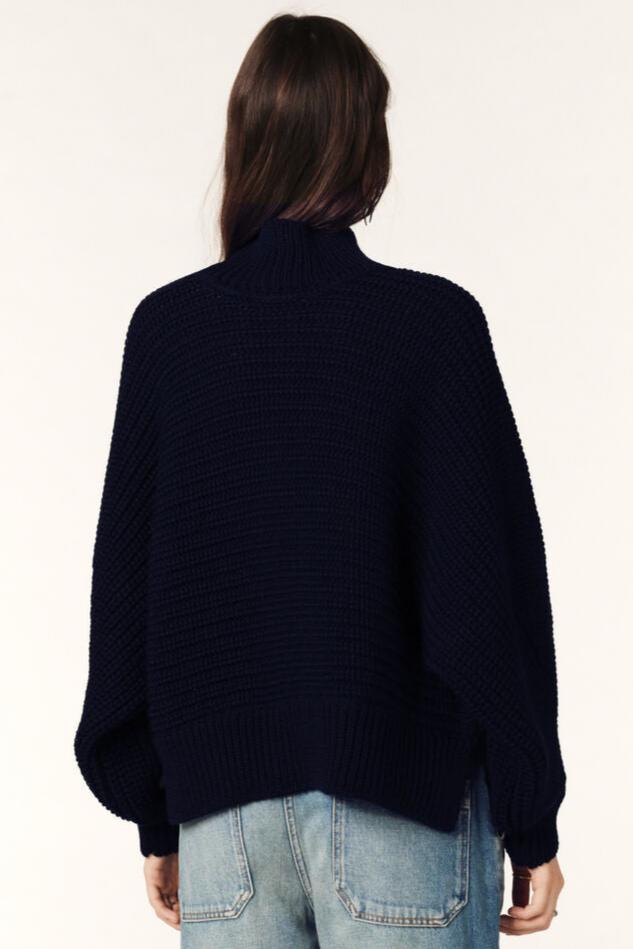 ba&sh Ondie Jumper - Oversized Sweater i Marine med Grafisk Inspiration