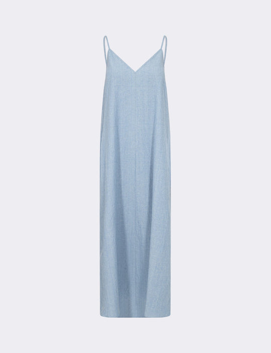Leveté Room LR-Lennon 4 kjole i 95 % økologisk bomuld med v-udskæring, spaghettistropper og midilængde. Light blue.