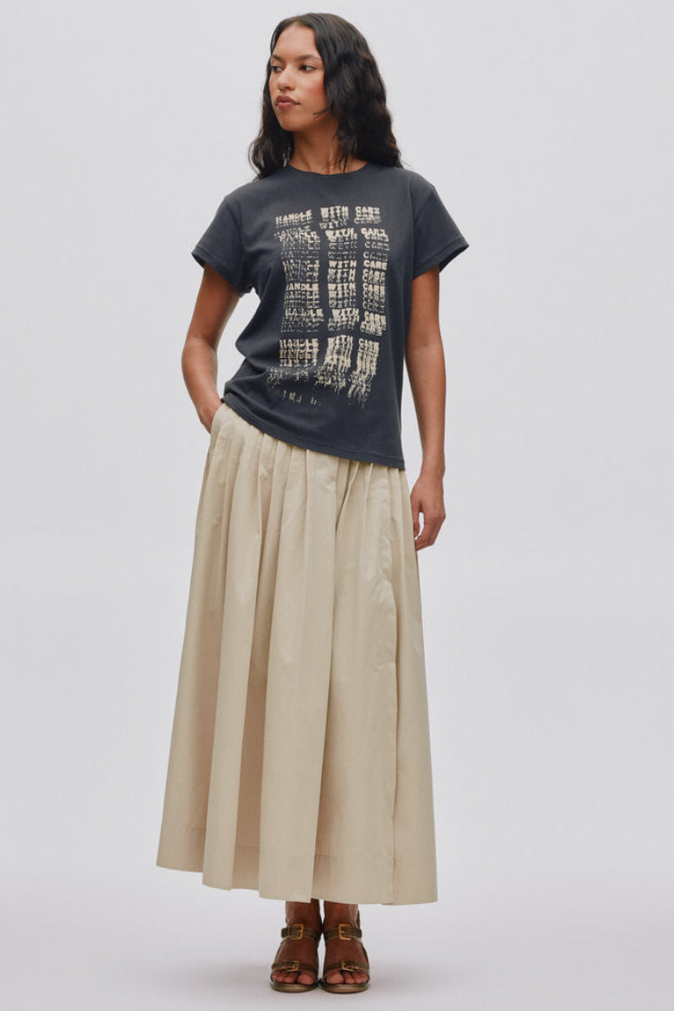 Rabens Saloner Ambla T-shirt faded black – T-shirt med print og afslappet pasform.