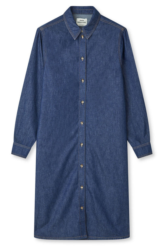 Mads Nørgaard Air Denim Crissy kjole – midi denimkjole i mid blue med knapper.