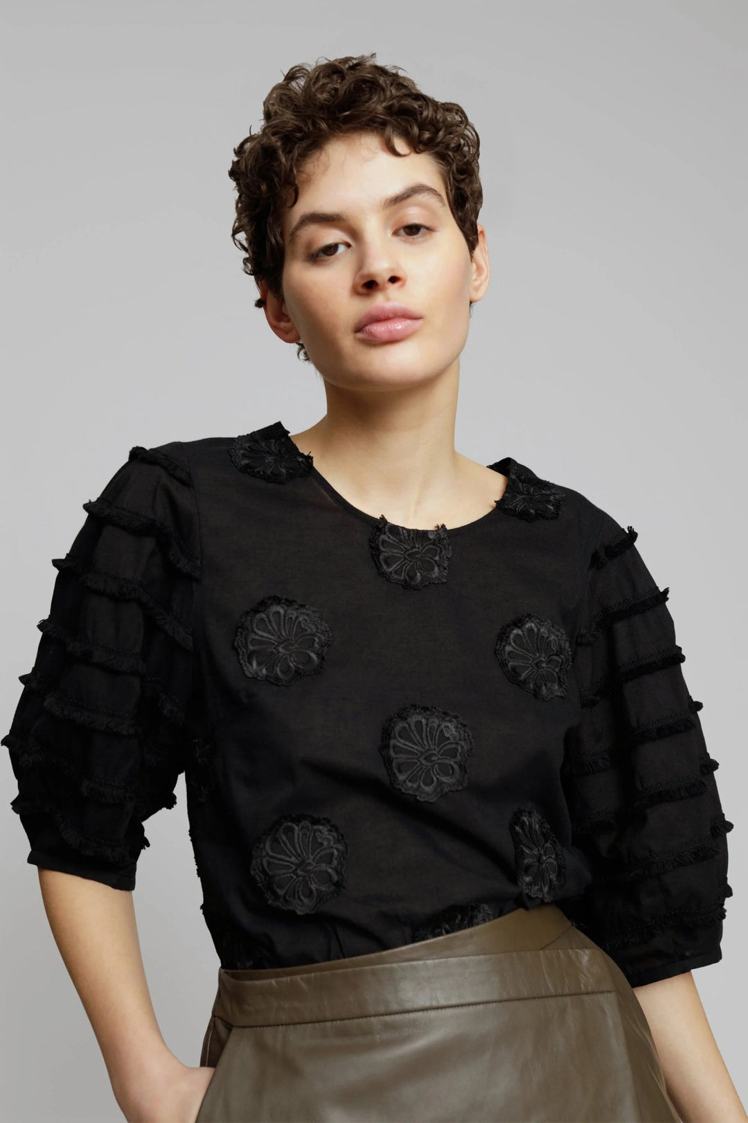 Bluse | MUNTHE Euphoric Top, black