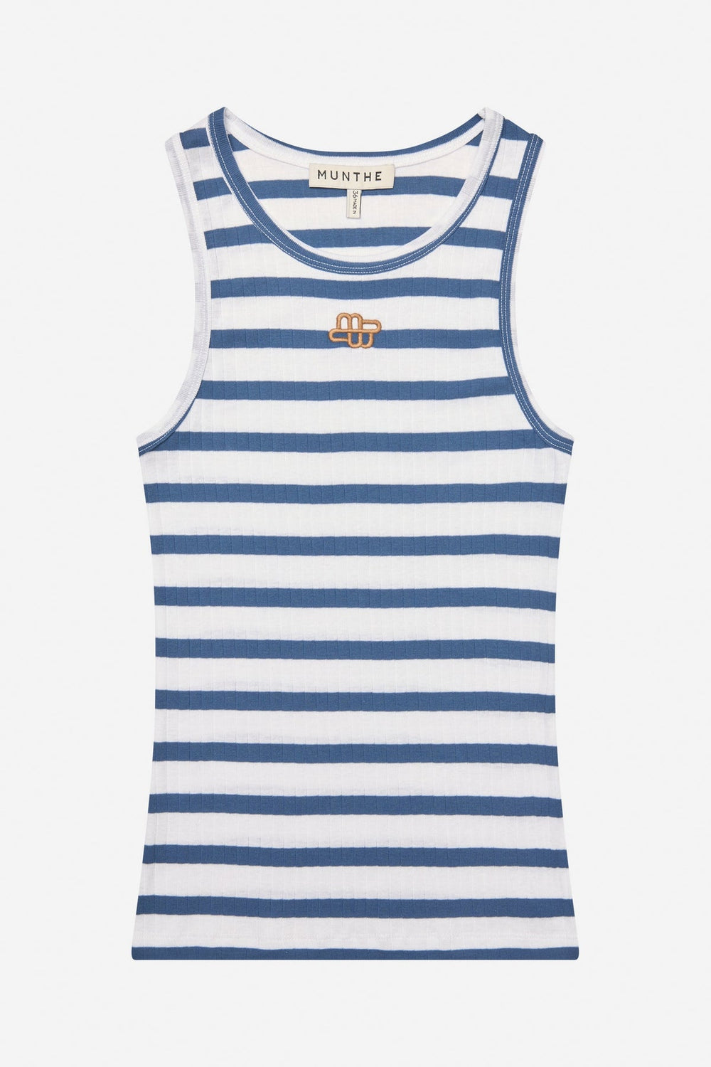 Munthe Tezza Top – tætsiddende tanktop i økologisk bomuld med broderet emblem. Perfekt basis til garderoben.