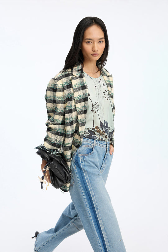 Munthe Basilia Top – Mint. Top med flerfarvet botanisk print, rund hals med bindedetalje og lange ærmer med bånd ved håndleddene.
