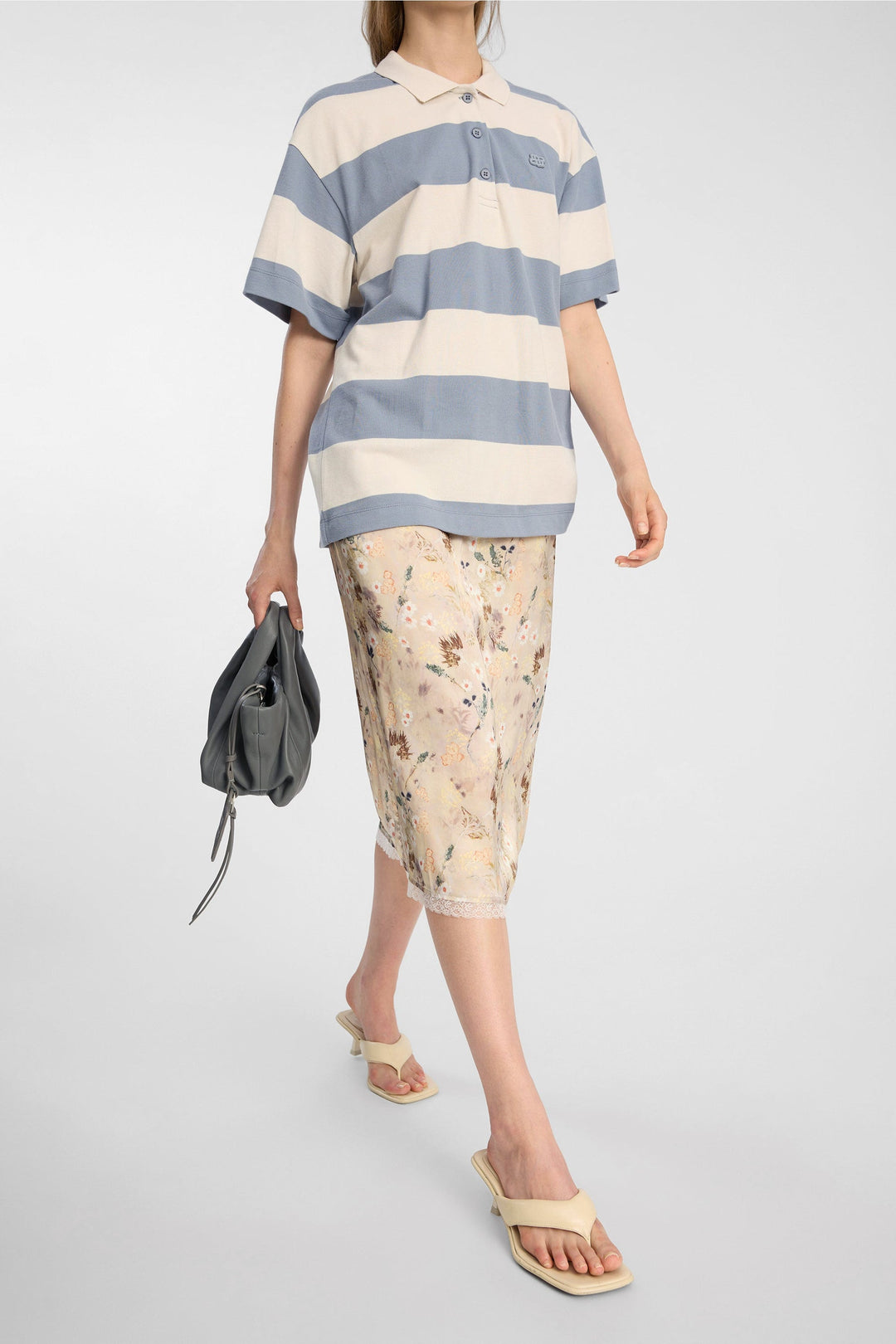 Munthe Baia Slip Skirt – Print Nature. Let nederdel med botanisk print, elastisk talje og let A-formet silhuet.
