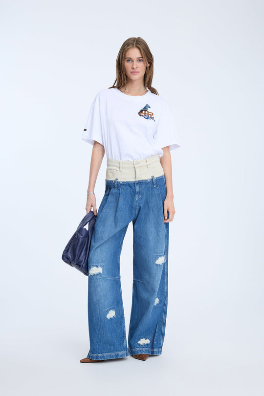 Munthe Nuri T-shirt white – T-shirt med lille print og løs pasform.