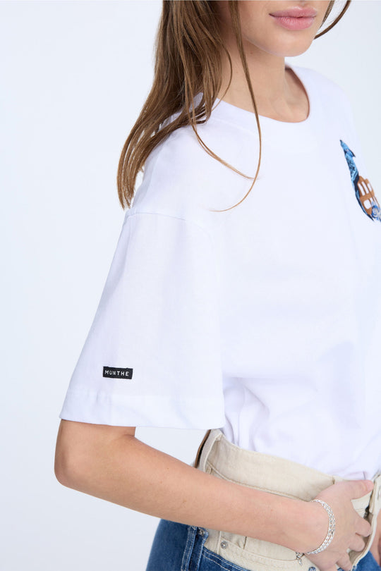 Munthe Nuri T-shirt white – T-shirt med lille print og løs pasform.