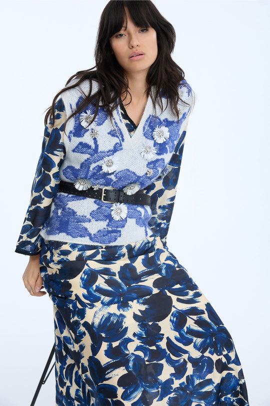 Munthe Naola kjole print indigo – lang kjole med blomsterprint og V-hals.