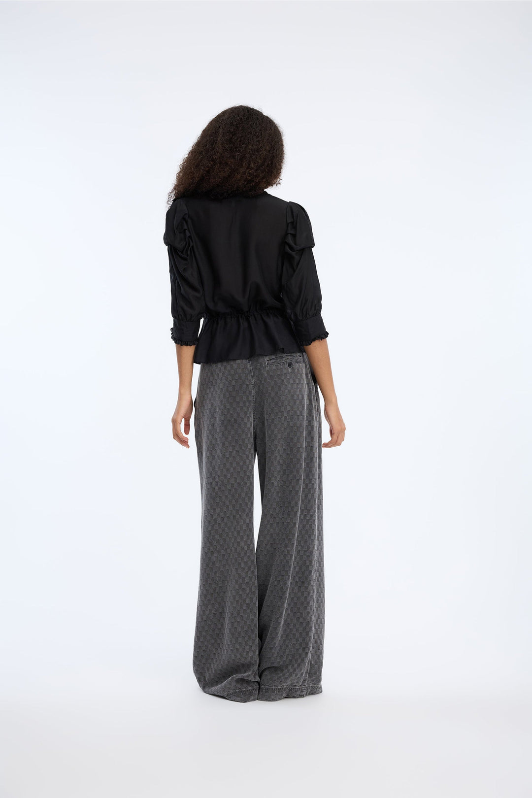 Munthe Vastu bluse i black – alternativ visning 5
