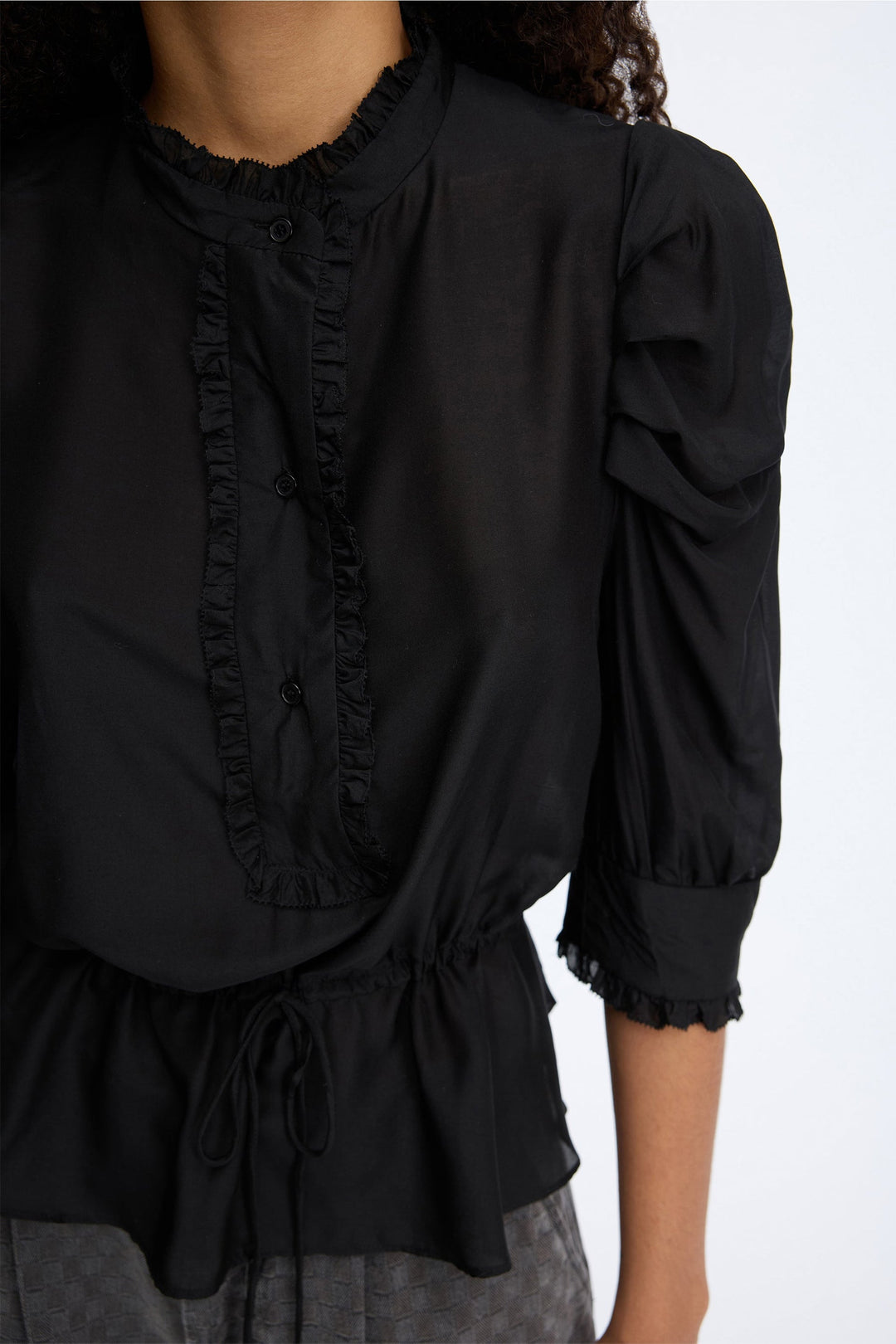 Munthe Vastu bluse i black – alternativ visning 4