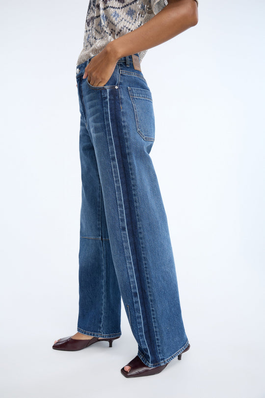 MUNTHE Bohdi Jeans i indigo med regulær pasform og lige ben.