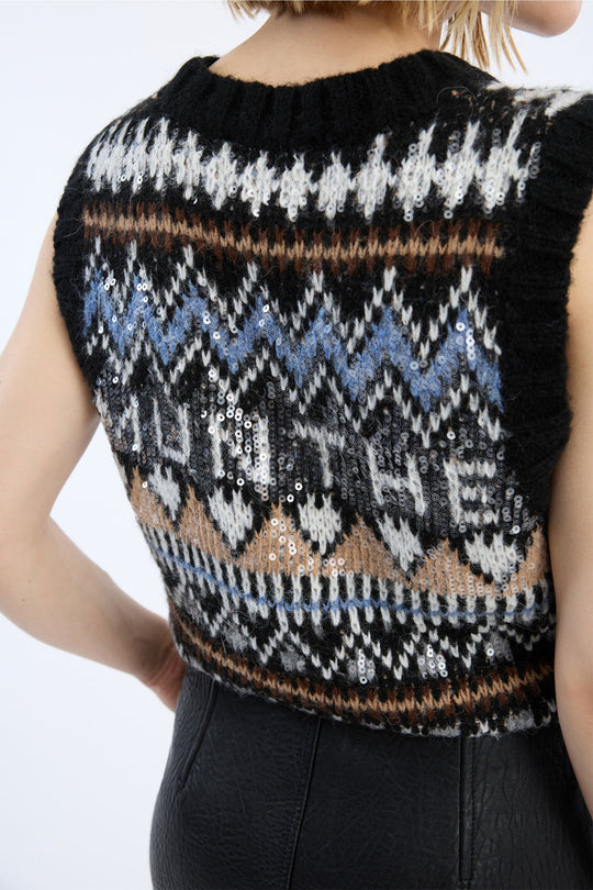 MUNTHE Vitalism Knit i mix black med grafisk strikmønster.