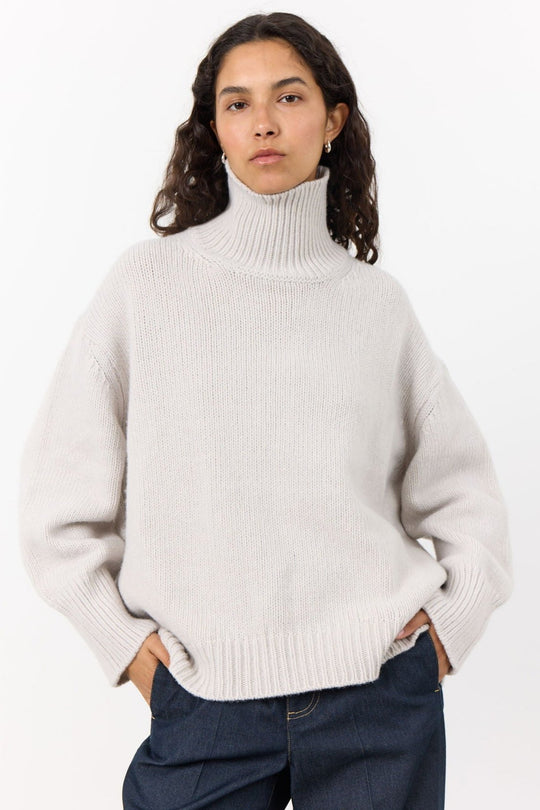 Leveté Room LR-Perle 3 Sweater med høj hals i creme - Merinould og cashmere