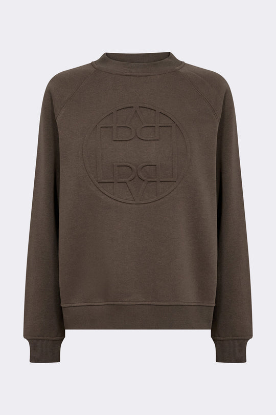 Levete Room LR-Nuka 11 sweatshirt, lavet af økologisk bomuld og genanvendt polyester, med cirkulært logo på forsiden.