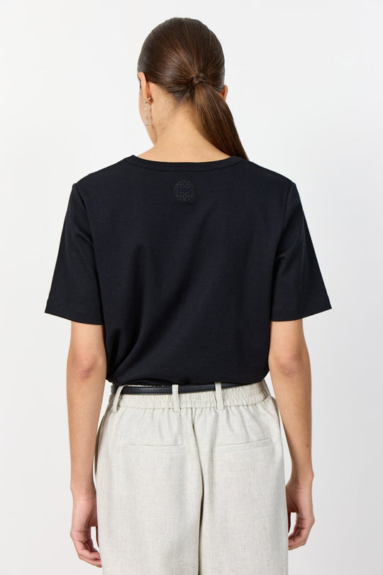 Leveté Room Paloma 2 T-shirt – klassisk T-shirt med V-hals og korte ærmer.