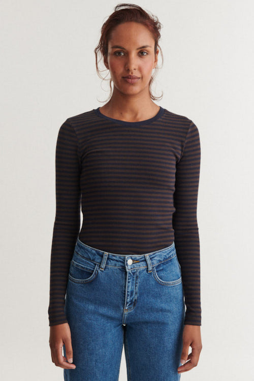 Basic Apparel | Langærmet t-shirt | Ludmilla LS Tee, chocolate torte/black