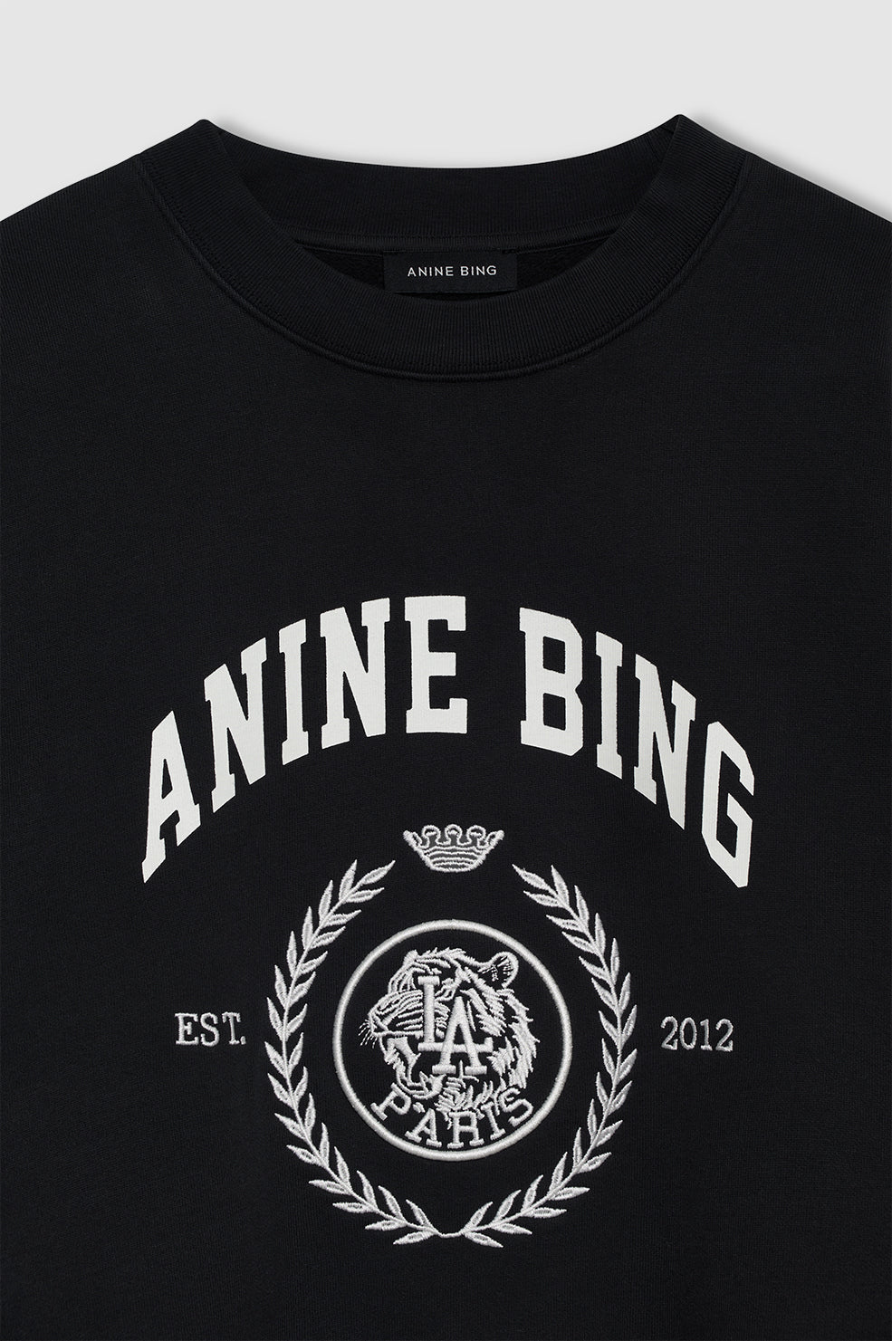 ANINE BING Miles Collegiate sweatshirt – detalje af collegiate-logo