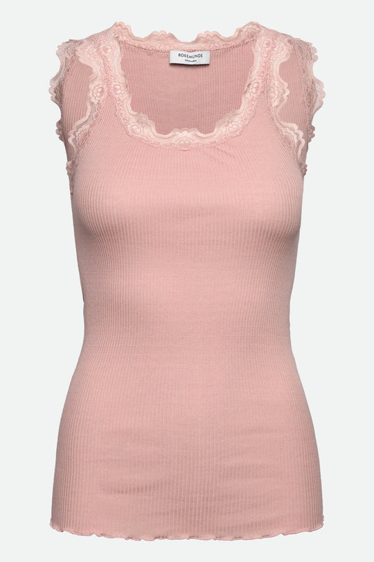 Rosemunde Babette silketop i rose smoke – front