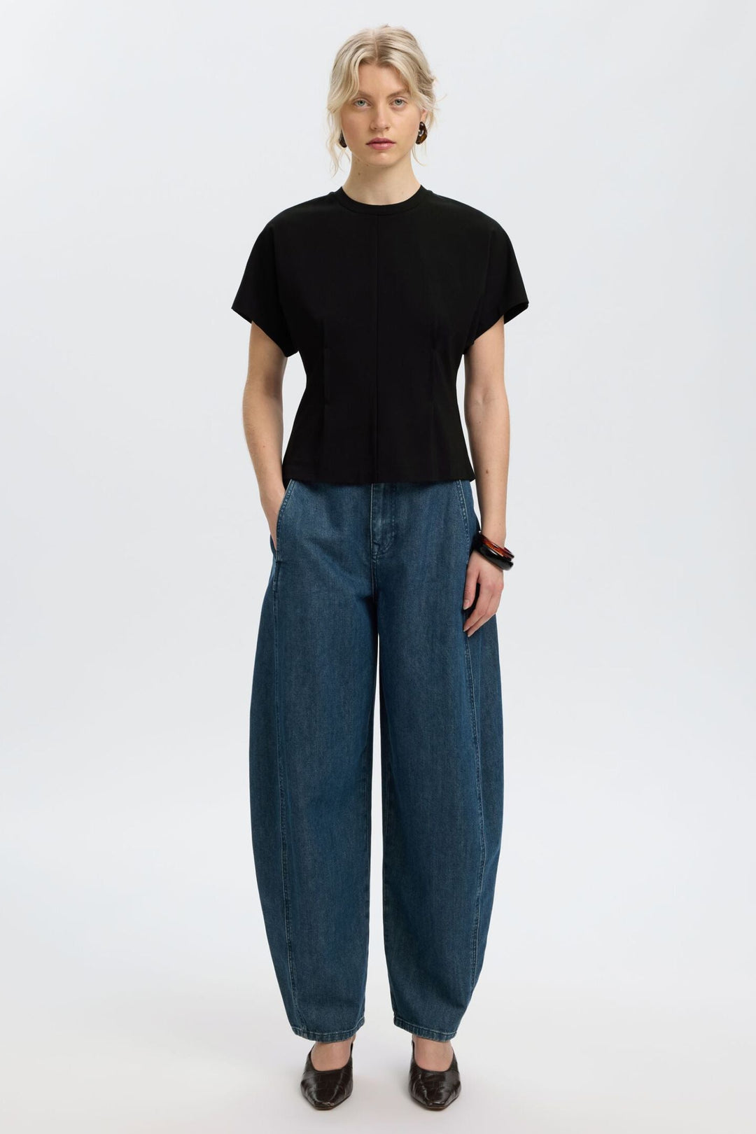 Selected Femme Wera T-shirt i sort – detalje af pasform
