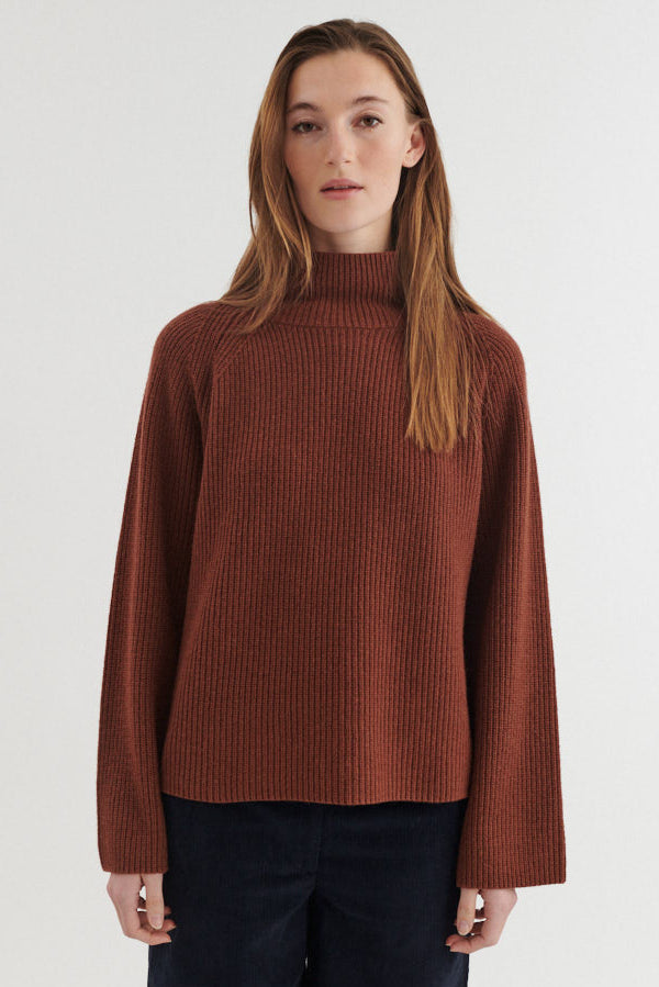 Basic Apparel Cady Raglan Sweater tortoise shell – produktbillede forfra