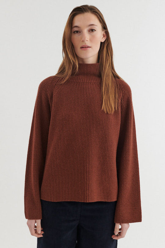 Basic Apparel Cady Raglan Sweater tortoise shell – produktbillede forfra