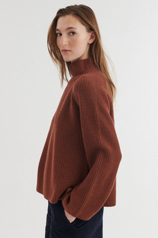 Basic Apparel Cady Raglan Sweater tortoise shell – detalje af pasform