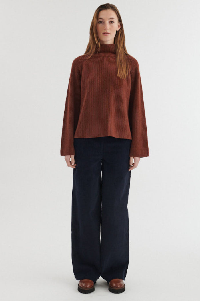 Basic Apparel Cady Raglan Sweater tortoise shell – materialedetalje