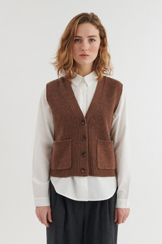 Basic Apparel Liz Vest fondue fudge – produktbillede forfra