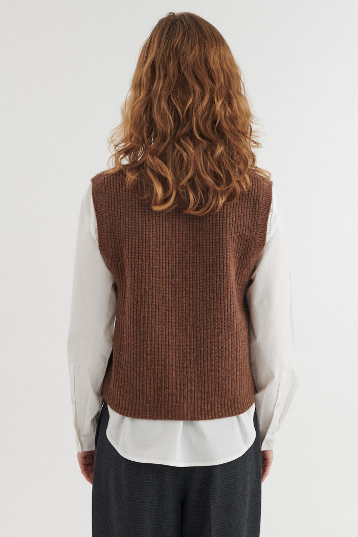 Basic Apparel Liz Vest fondue fudge – set bagfra