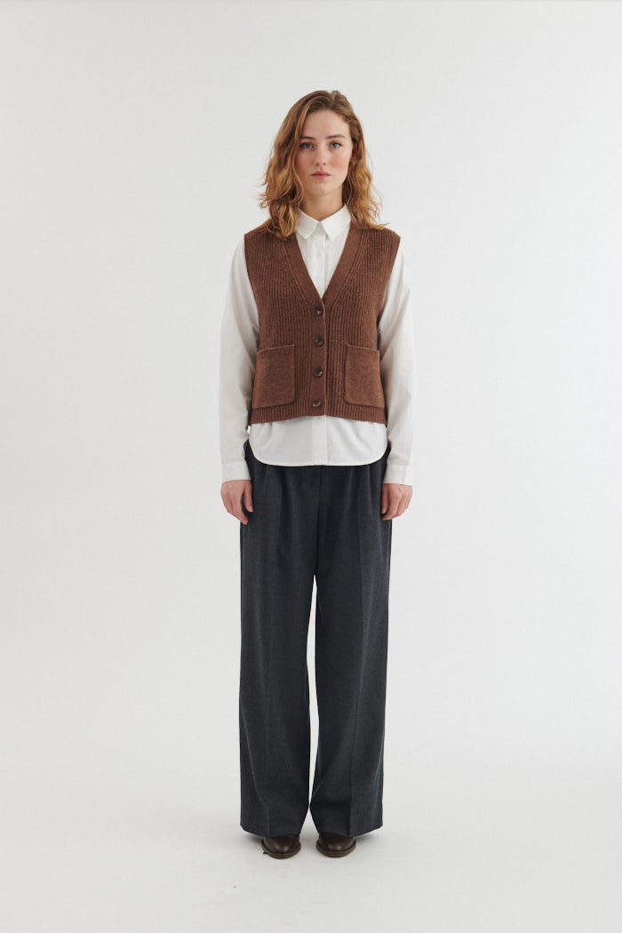 Basic Apparel Liz Vest fondue fudge – materialedetalje