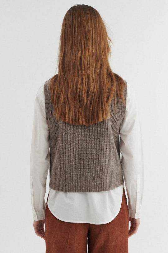 Basic Apparel Liz vest i portobella – detalje af pasform