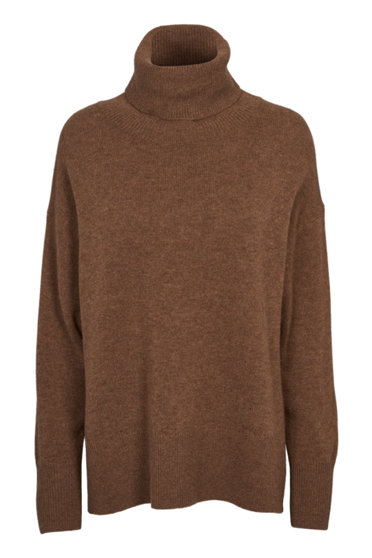 Basic Apparel Liz T-Neck sweater i fondue fudge – strikdetalje