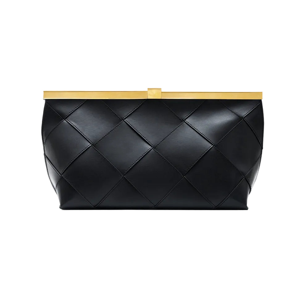 Bagsiden af Anine Clutch i sort flettet læder