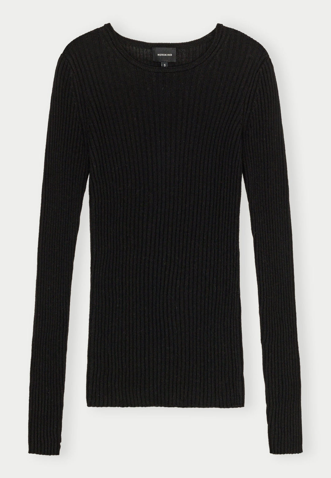 Camb Knit Blouse black. Rundhalset bluse i 100% mulesingfri merinould med tætsiddende pasform – blød, varm og elegant. 
