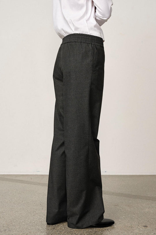 Herskind Pinky Midt Waist Pants – checks grey bukser med midt talje og struktur.
