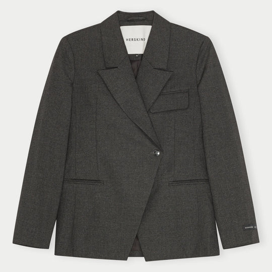 Herskind Oprah Regular Blazer i checks grey – struktureret blazer med paspolerede lommer og asymmetrisk frontlukning
