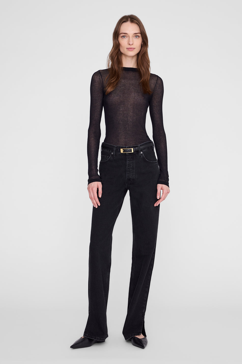 Anine Bing Elly Belt Smooth Leather i black med guldfarvet spænde.